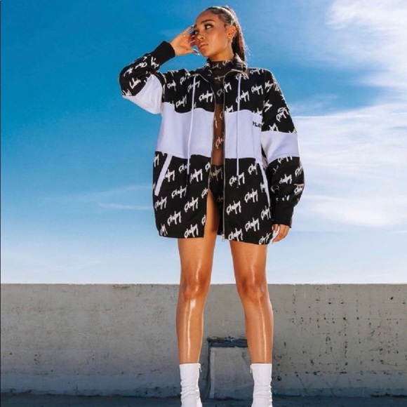 PLAYBOY Repeat Print Zip Up Oversized Sweatshirt Jacket ❌ lAST 1 ❌ - Picture 4 of 9